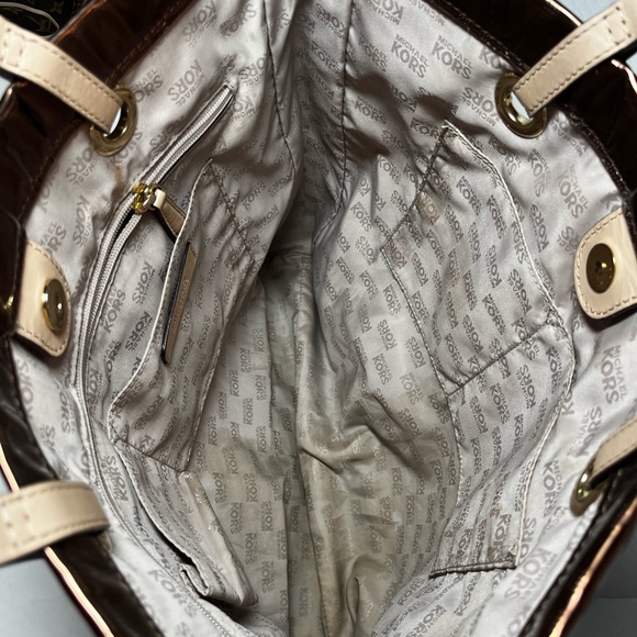 Michael Kors Jet Set Logo Metallic Tote - Picture 9 of 13